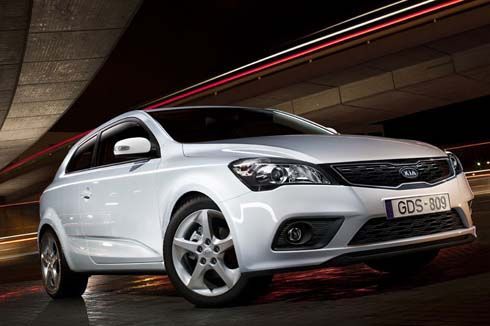 Kia Pro_cee'd แฮ็ทช์ 3 ประตู ปี 2011 เวอร์ชั่นยุโรป ภาพว่อนเน็ทก่อนเปิดตัวมีนาคม 2011