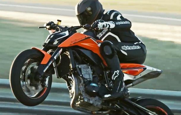 ชม KTM 790Duke Prototype เน็กเก็ตสองสูบเรียงลงหวดในสนามแข่ง