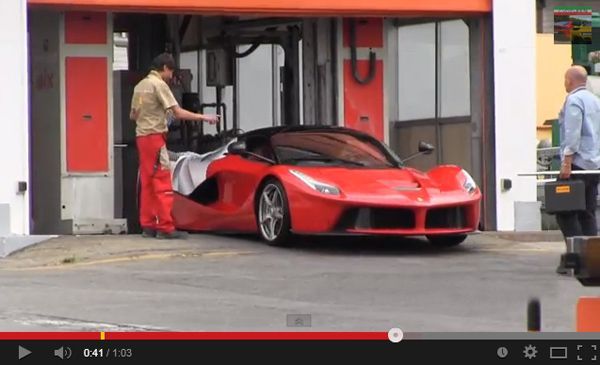 ไม่หวั่นริ้วรอย!? LaFerrari เข้าเครื่องล้างรถอัตโนมัติ