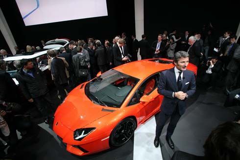 ยลโฉม Lamborghini Aventador LP700-4 เปิดตัวที่ Geneva Motor Show วันนี้