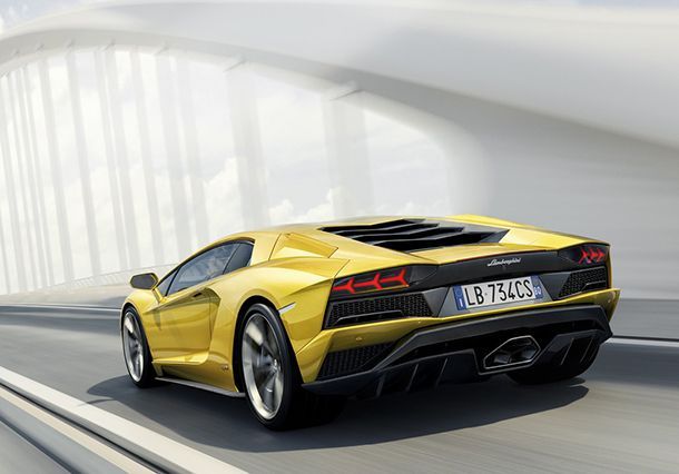 Lamborghini Aventador S อัพเกรดพละกำลัง ล้อหลังเลี้ยวได้
