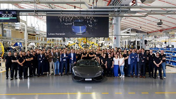 Lamborghini ฉลองสายการผลิต Huracan ครบ 8,000 คัน