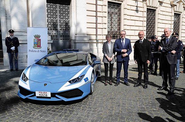 หนีได้หนีไป ตำรวจอิตาลีรับมอบ Lamborghini Huracan เข้าฟลีตสายตรวจ