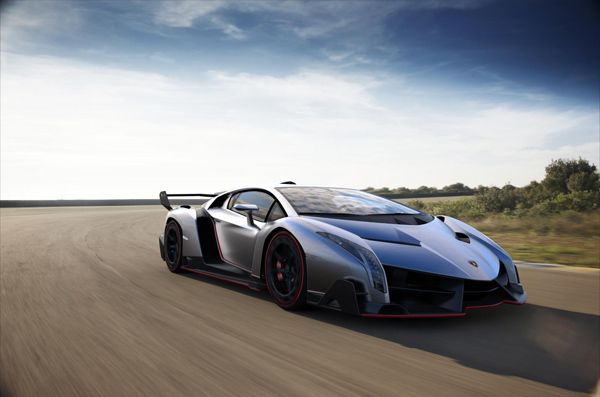 คอนเฟิร์ม Lamborghini ผลิตแน่ “Veneno Roadster” ไฮเปอร์คาร์โฉมเปิดประทุน