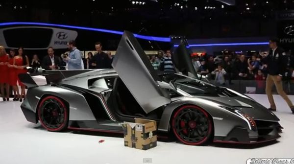 ผู้ชมสะท้าน! Lamborghini Veneno โชว์พลังเสียงขุมพลัง V12 740 แรงม้า