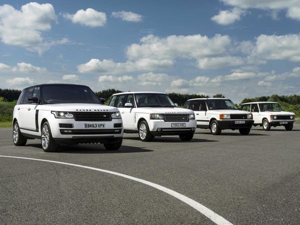 Land Rover ฉลองครบรอบ 45 ปีรถตระกูล Range Rover