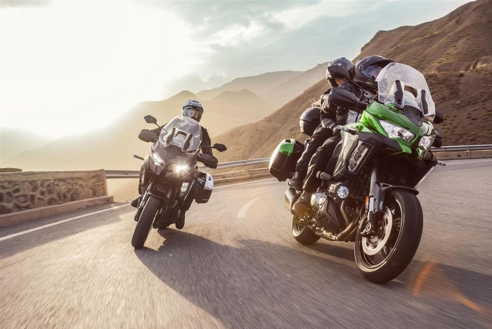 เปิดตัว Kawasaki Versys 1000 รุ่นปี 2019 มาพร้อมเครื่อง 4 สูบ, ไฟ LED, ครูสคอนโทรล, จอสีพร้อมเชื่อมมือถือครบครัน