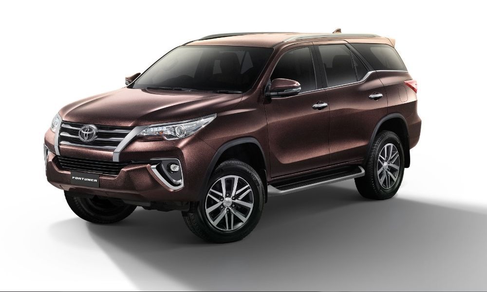 Toyota เปิดตัว Fortuner รุ่นปรับปรุงใหม่ พร้อมเพิ่มรุ่นย่อย 2.4V 4WD เคาะราคา 1.499 ล้านบาท