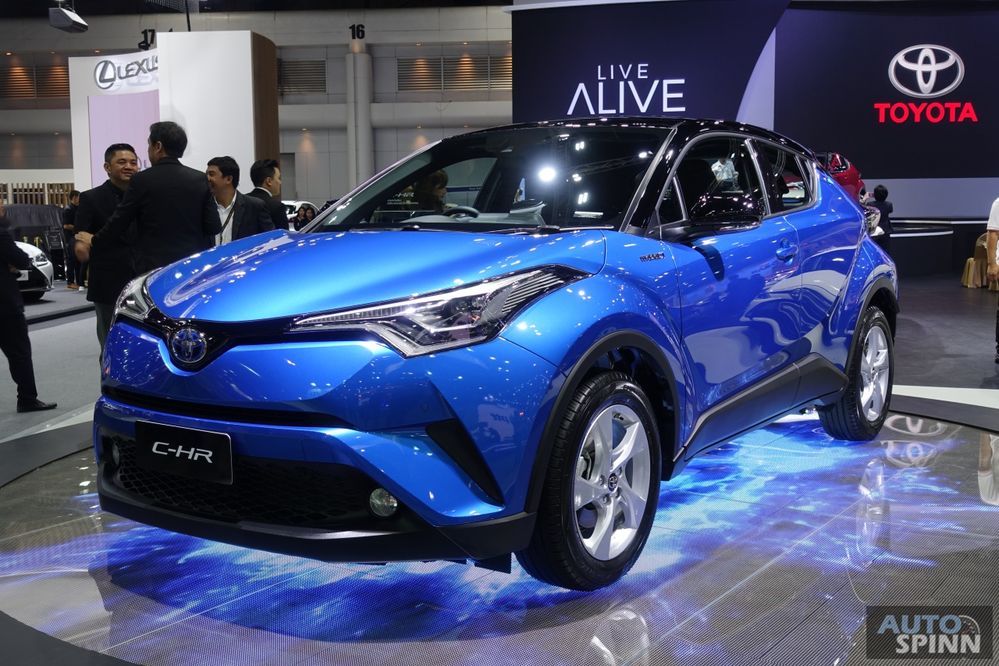 TIME2017: ชมคันจริง Toyota C-HR พระเอกของค่ายปีนี้ โชว์ตัวพร้อมเปิดจอง กับค่าตัว 9.xx แสนบาท - 1.1xx ล้านบาท