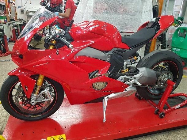 หลุดทั้งคัน Ducati Panigale V4 ราวกับเพิ่งออกจากไลน์ผลิต