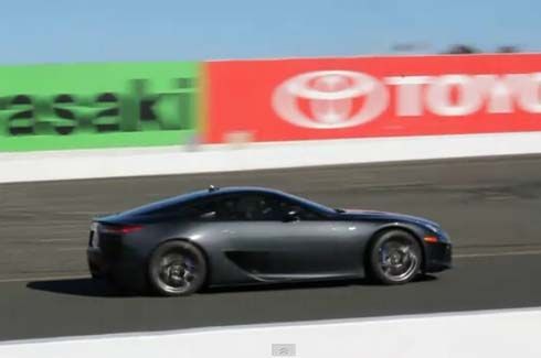 อยากลองซักตั้ง! Lexus LFA ดริฟท์เผายางที่สนามแข่ง Infineon โดย Scott Pruett