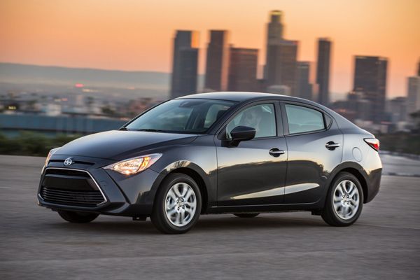 เผยโฉม Scion iA เมื่อ Mazda 2 กลายร่างเป็นรถ Toyota