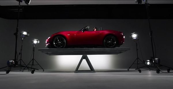 เป๊ะมาก! Mazda โชว์การกระจายน้ำหนักของรถสปอร์ต MX-5