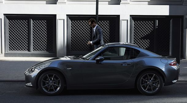 Mazda Roadster RF หลังคาแข็งเปิดตัวในญี่ปุ่น
