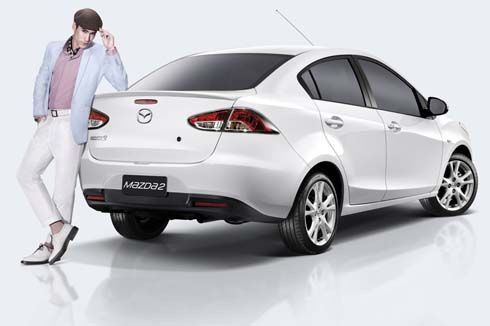 Mazda ส่งหนุ่มฮ็อต "ณเดชน์" ควง "เป้ อารักษ์" เป็นพรีเซ็นเตอร์ Mazda2 ชิงส่วนแบ่ง B-Car