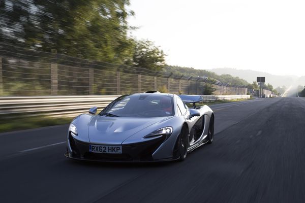 ขายดีจัด McLaren เผย P1 ซูเปอร์คาร์ไฮบริดเหลือเพียงไม่กี่คันเท่านั้น