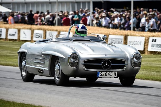 Mercedes-Benz ฉลอง 60 ปีรถสปอร์ตสุดคลาสสิก 300 SL Roadster
