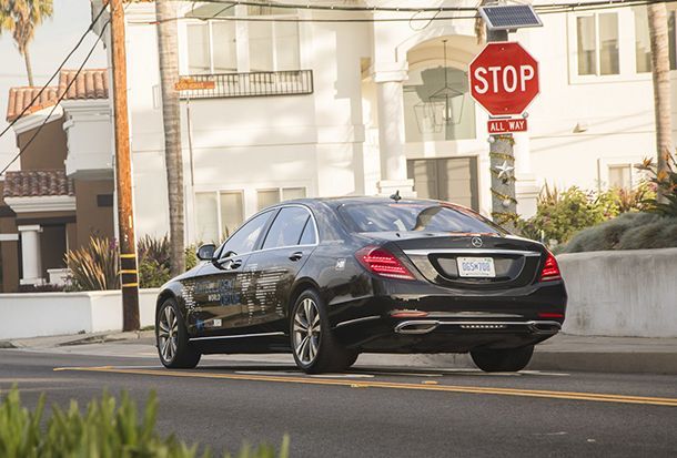 Mercedes-Benz เตรียมทดลองรถแท็กซี่ขับขี่อัตโนมัติภายในปีนี้