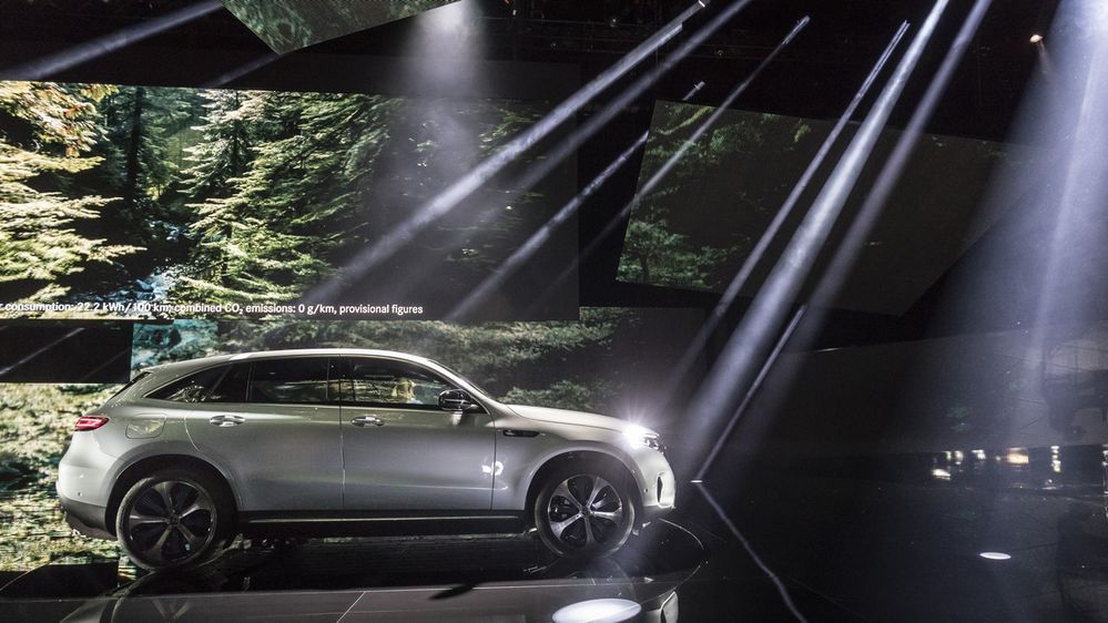 Mercedes-Benz EQC พร้อมแล้วกับรถไฟฟ้า ขายจริงปีหน้า ” EQC 400 4MATIC “