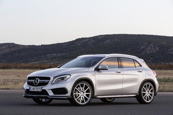 Mercedes-Benz GLA 45 AMG เผยโฉมความดุดันสไตล์ครอสโอเวอร์