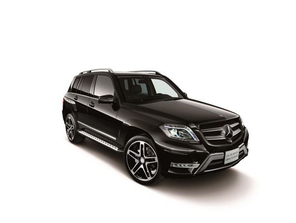 Mercedes-Benz เปิดตัว GLK 350 4MATIC Schwarz Edition สีดำดุดัน