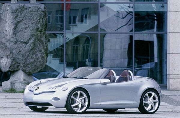 Mercedes-Benz ทบทวนแผนการผลิตรถโรดสเตอร์รุ่นเล็ก “SLA”