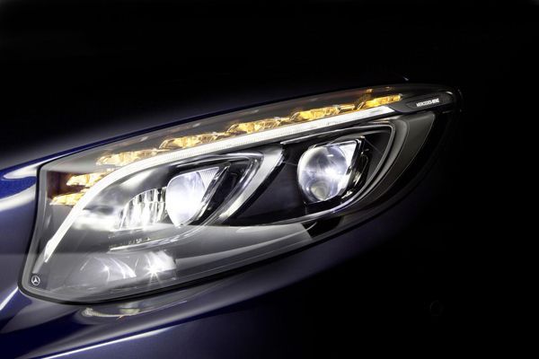 Mercedes-Benz แย้มข้อมูลกรอบไฟ LED เจนเนอเรชั่นใหม่ ส่องสว่างยิ่งกว่าเดิม