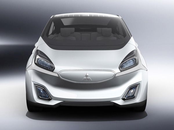 แพ็คคู่ Mitsubishi CA-MiEV และ GR-HEV สองรถต้นแบบต่างสไตล์แต่ร่วมกันสะท้อนอนาคต