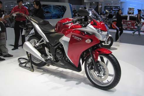 Motor Expo 2010: Honda CBR250R หลากสีพร้อมเพื่อนๆ เปิดซุ้มอวดโฉมข้างบูธ