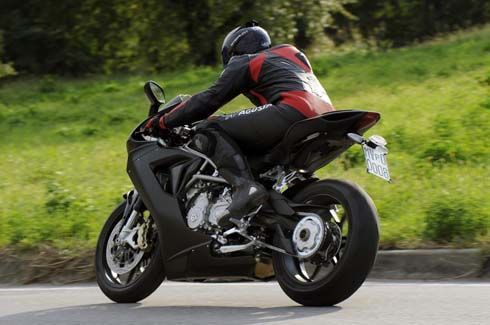 MV Agusta F3 รุ่นปี 2011 กับสิ่งเล็กๆที่เรียกว่า "ทีเซอร์" จาก 675 กลายเป็น 600 cc