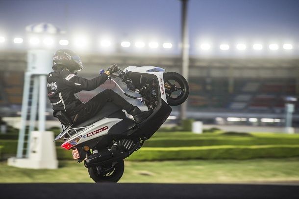 นักบิดแดนปลาดิบคว้า Yamaha Jog ยกล้อยาว 500 กม.