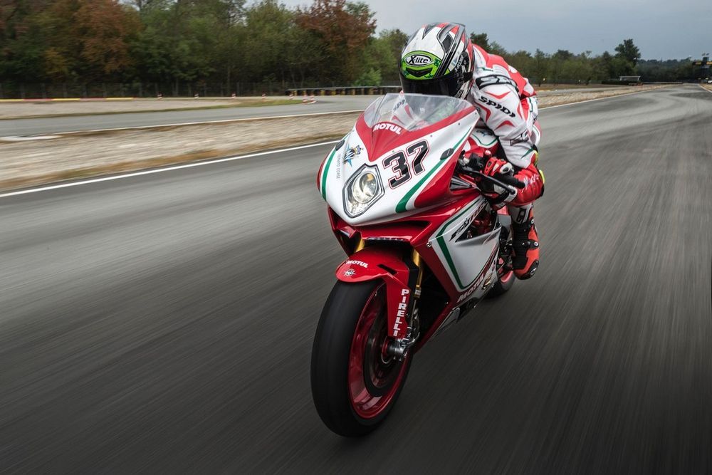 MV Agusta เตรียมเปิดตัว 4 สูบรุ่นใหม่ในปี 2018