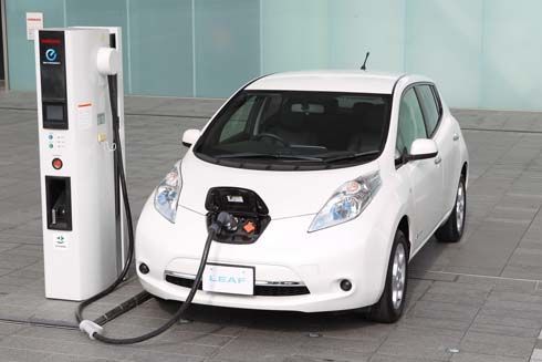 Nissan จ่อส่ง Leaf 2013 เวอร์ชั่นใหม่ ราคาถูกกว่าเดิม แก้เกม กระตุ้นยอดขาย