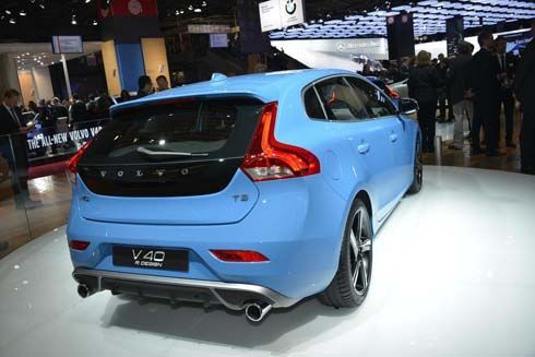 เปิดตัว Volvo V40 2013 เวอร์ชั่น Cross Country และ R-Design ที่ปารีส