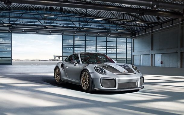 911 GT2 RS 700 แรงม้า ขับเคลื่อนล้อหลัง ช่วงล่างสไตล์รถสนามเต็มตัว พร้อมระบบช่วยเลี้ยวล้อหลัง