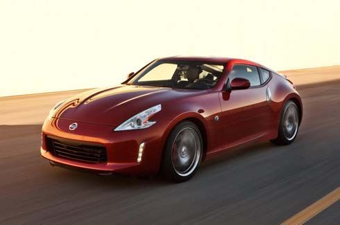 Nissan เปิดตัวรถสปอร์ต 370Z รุ่นปี 2013 โฉมปรับเล็กสเปกยุโรป