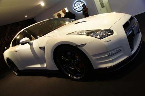 Nissan GT-R Facelift ปี 2012 แอบโผล่โชว์หล่อที่ Paris Motor Show ก่อนเปิดตัวไตรมาสนี้