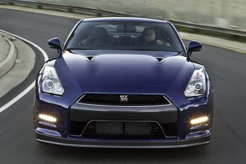 Nissan GT-R รุ่นปี 2012 ทุบสถิติตัวเองที่สนาม Nürburgring-Nordschliefe