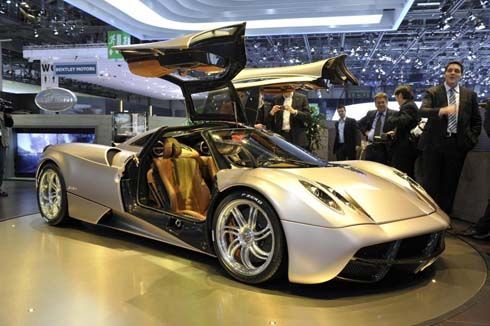 Pagani Huayra ซุปเปอร์คาร์ตัวกลั่นโชว์ของที่เจนีวา ชาตินี้ไม่มีลืม ถ้าได้ขับสักครั้ง!