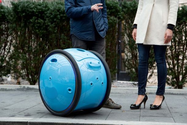 Piaggio Gita นวัตกรรมพาหนะเคลื่อนที่อัตโนมัติเสมือน R2-D2 ในชีวิตจริง