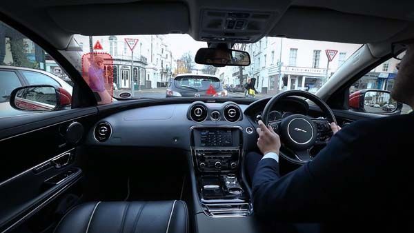 สุดล้ำ! Jaguar Land Rover เปิดตัว “เสาหลังคาโปร่งใส” มองเห็นรอบด้าน