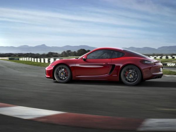 Porsche Boxster และ Cayman เจนเนอเรชั่นใหม่จะใช้เครื่องบ็อกเซอร์ 4 สูบ