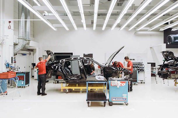 Porsche ส่งทีเซอร์ Mission E คุยโวมีความสปอร์ตที่สุดในระดับเดียวกัน