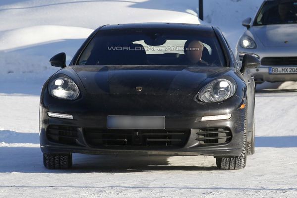 สปายช็อตเต็มคัน Porsche Panamera รุ่นปรับโฉมแบบไร้การพรางตัว