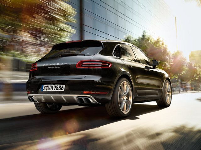Porsche เรียกคืน Macan หลังพบความเสี่ยงน้ำมันรั่ว