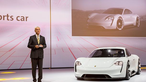 Porsche ชี้ความต้องการรถสปอร์ตขุมพลังสันดาปภายในยังคงอยู่ต่อไป