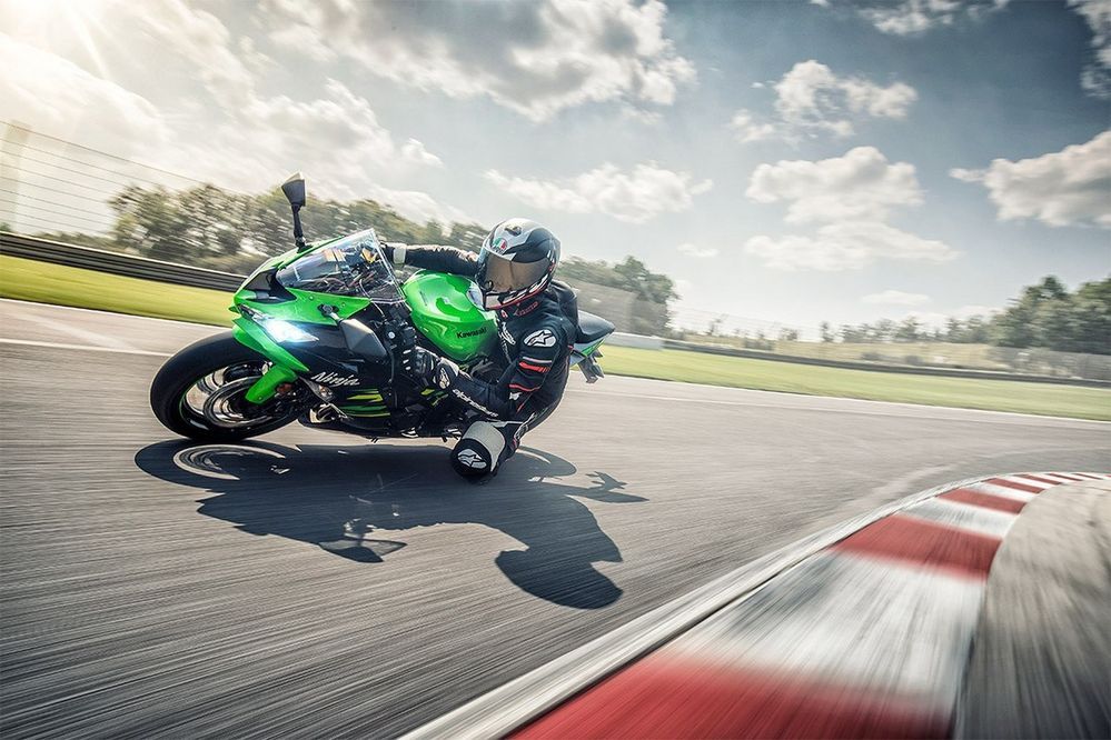 à¹à¸à¸´à¸à¸à¸±à¸§ Kawasaki ZX-6R à¸à¸¸à¸à¹à¸à¸­à¸£à¹à¸ªà¸à¸­à¸£à¹à¸à¸à¸à¸²à¸à¸à¸¥à¸²à¸à¸à¸²à¸à¸à¹à¸²à¸¢à¹à¸à¸µà¸¢à¸§ à¸à¸£à¹à¸­à¸¡à¸£à¸²à¸à¸²à¸§à¸²à¸à¸à¸³à¸«à¸à¹à¸²à¸¢