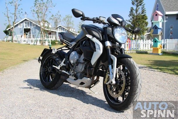 รีวิว MV Agusta Brutale 800 Dragster ท้ายโล่ง,สั้น ล้อโต ขี่มันส์ นี่ล่ะนิยามของ Naked Dragster อิตาลี