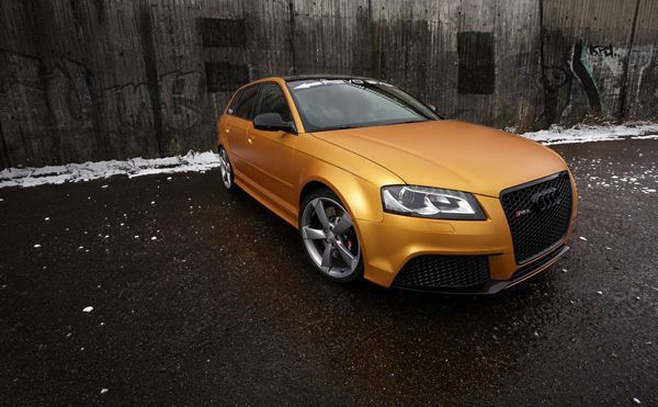 Audi RS3 Sportback หุ้มตัวถังสีส้ม-ทอง หัวใจ 425 แรงม้าโดยฝีมือ SchwabenFolia