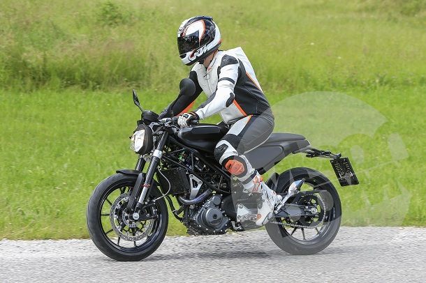 Husqvarna Vitpilen401 คู่แฝด KTM Duke390 โดนดักถ่ายพร้อมรุ่นใหญ่